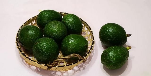 牛油果那么贵,买时牢记这3点,教你挑到满意的牛油果
