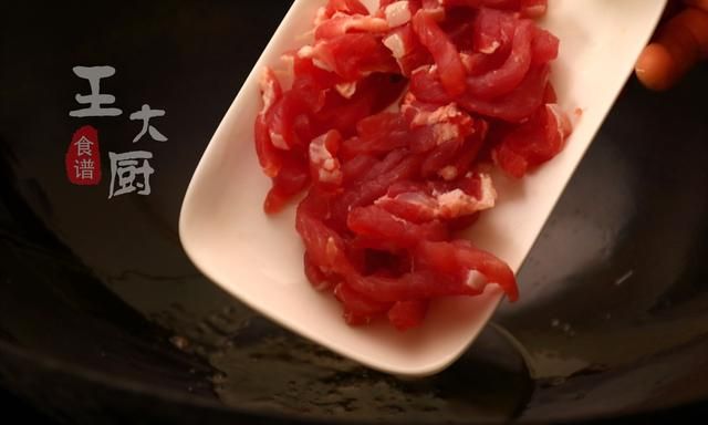金针菇炒肉丝,3分钟就能学会美味家常菜,味道鲜美好吃不腻