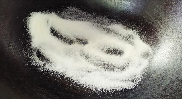 椒盐粉不用去买,自己在家也能做,简单易学,两步搞定,干净卫生
