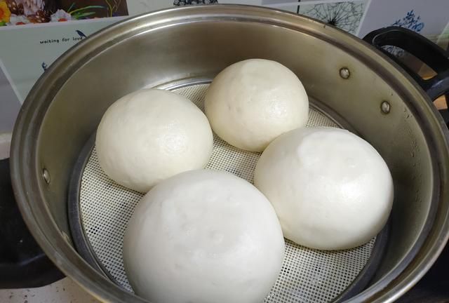 小苏打和食用碱有啥不一样?很多人不懂怎么用,看完后别再用错了