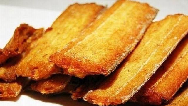 炸带鱼时,裹面粉还是淀粉?好多人没搞清楚,难怪不香不酥脆