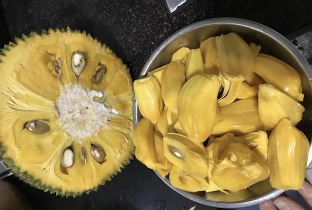 菠萝蜜你会吃吗?现在正当季,整个拿回家,放一个月都不坏