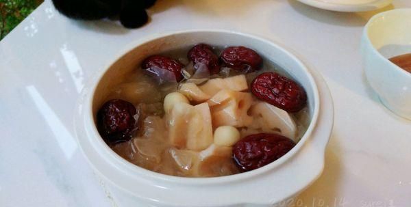这样做莲莲红红银耳汤,比饭店里的还好吃
