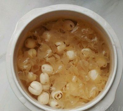 这样做莲莲红红银耳汤,比饭店里的还好吃