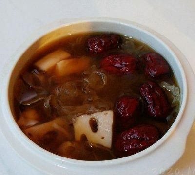 这样做莲莲红红银耳汤,比饭店里的还好吃
