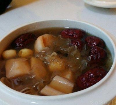 这样做莲莲红红银耳汤,比饭店里的还好吃