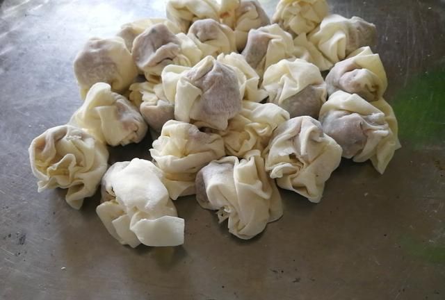 馄饨皮上有黑点,还能用吗?食品安全不容忽视,但也不能谈虎色变
