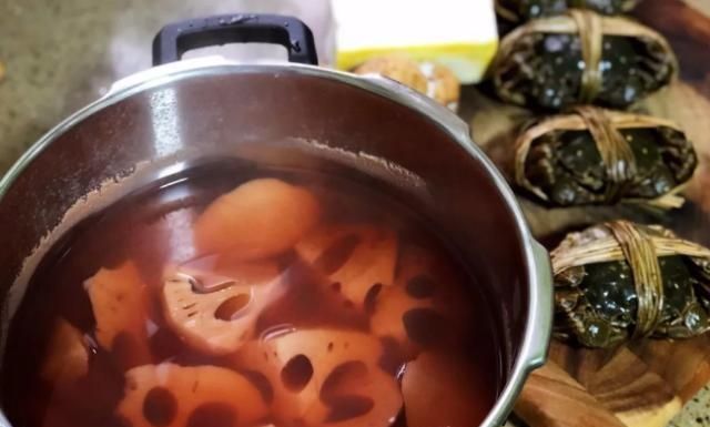 大叔家的秋季食谱:大闸蟹炖汤,鲜香味美,简单易做,家人爱吃