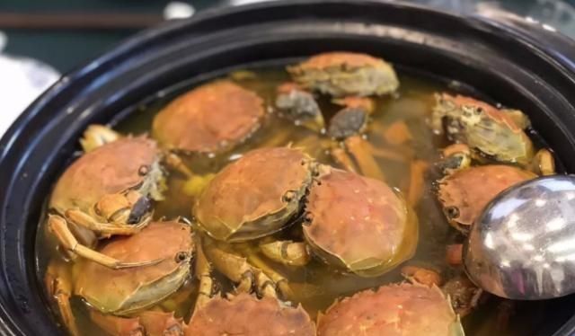 大叔家的秋季食谱:大闸蟹炖汤,鲜香味美,简单易做,家人爱吃