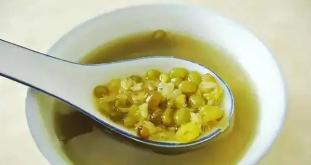 煮绿豆汤变红,原因有2点!教你1招,10分钟开花,软糯起沙不变色