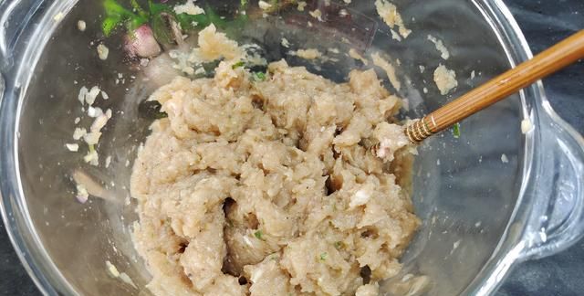 西红柿鸡肉丸子汤:吃它完胜牛羊肉!实惠又滋补,鲜嫩营养味道好