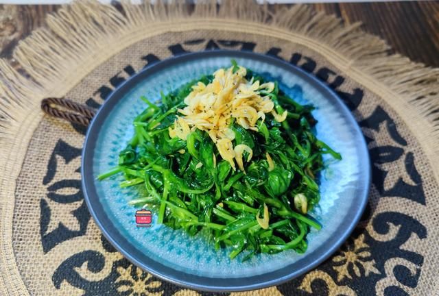 冬天,遇见这蔬菜我从不手软,一次买10斤,换着花样吃,营养美味