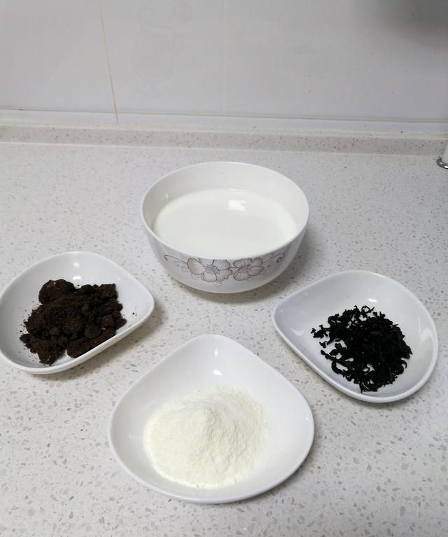 宅家简单三步自制奶茶,奶香味浓郁,味道纯正香甜,比买的还好喝