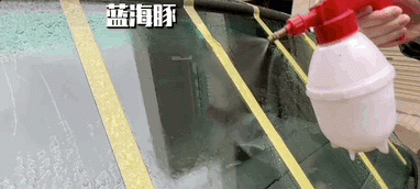 实践出真知!以后玻璃上有油膜,就用这个方法洗