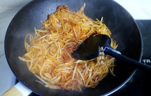 开了23年的早餐店,白萝卜素馅,这调法太香了,难怪越来越火