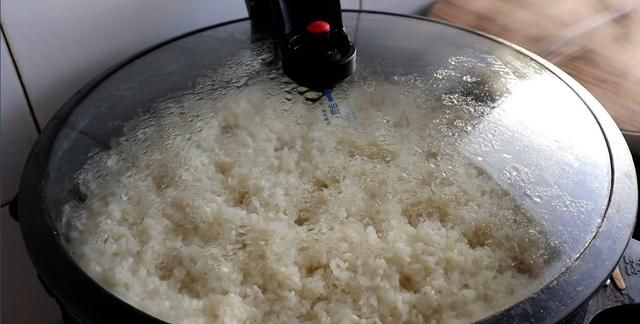 教你在家自制醪糟,口感香醇,酒香味浓郁,做法简单,一看就会