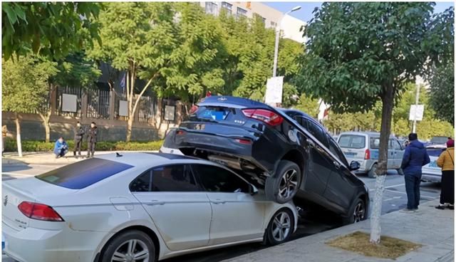 都说黑色比白色吸热,可懂行的买车人还是买黑不买白,为什么?